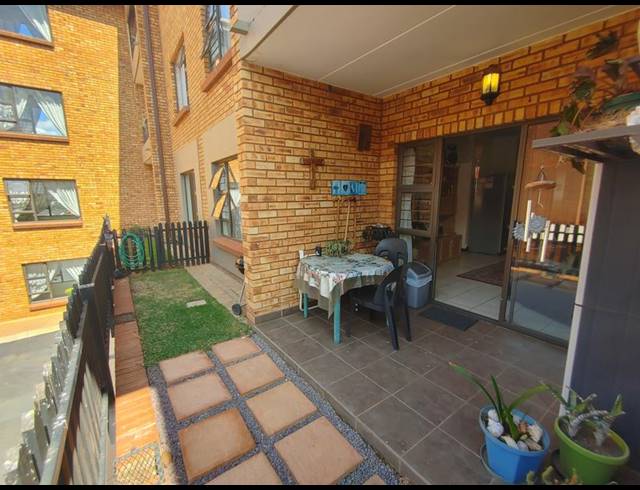 2 BEDROOM TOWNHOUSE FOR SALE IN RUIMSIG